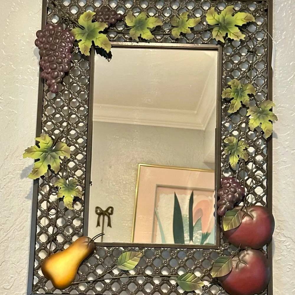 Sonoma Villa Decorative Fruit-Themed Wall Mirror